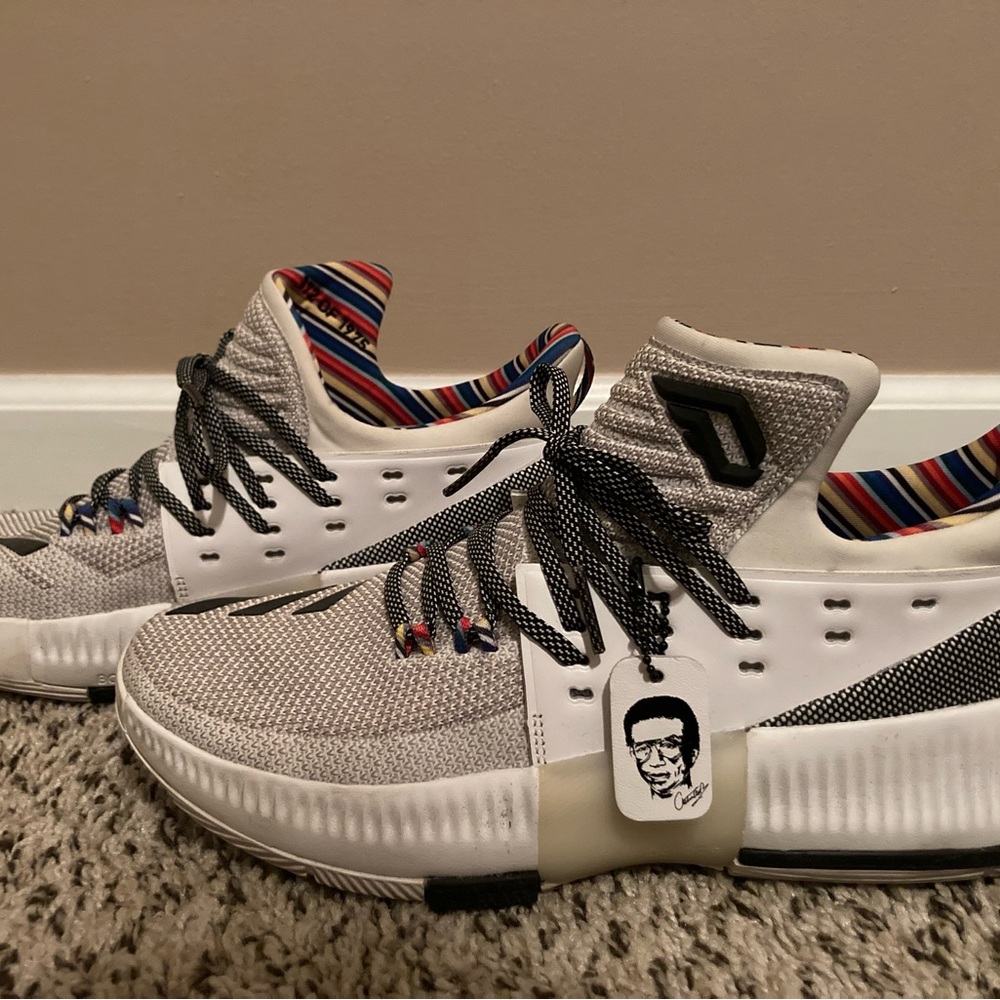 Damian Lillard 3 BHM Black History Month Mens size 9